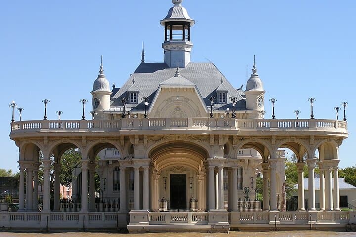 Sailing the Tigre Delta: Classic Boat Tour from Buenos Aires