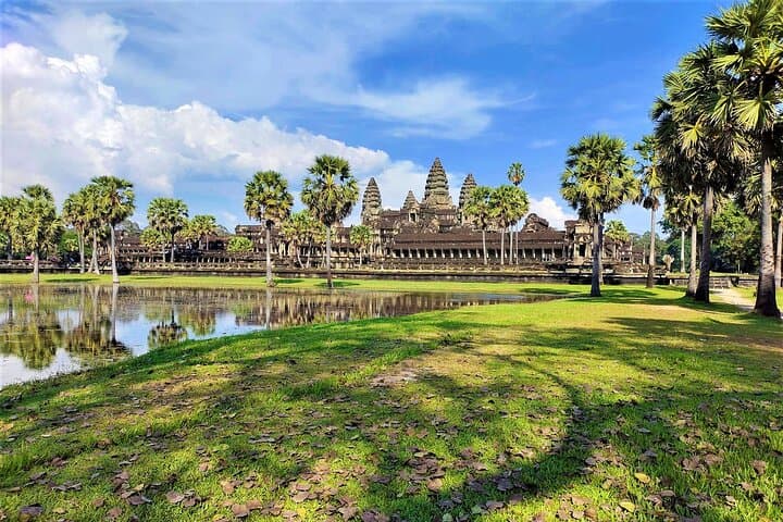 4-Day Private Angkor Exploration: Sunrise at Angkor Wat, Ta Prohm & Tonlé Sap photo 4