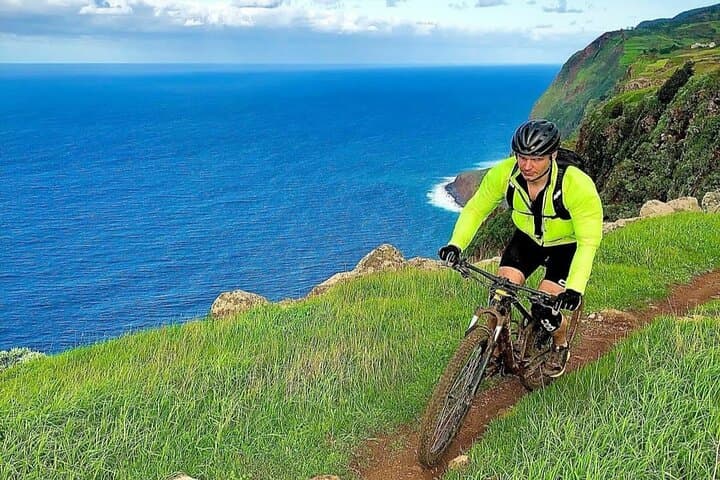 Madeira Beginner Mountain Biking: Poiso to Camacha Easy MTB Tour photo 4