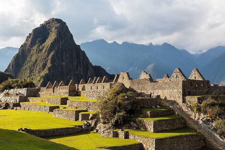 Luxury Cusco & Machu Picchu: 6-Day Private Tour to the Sacred Valley and Rainbow Mountain