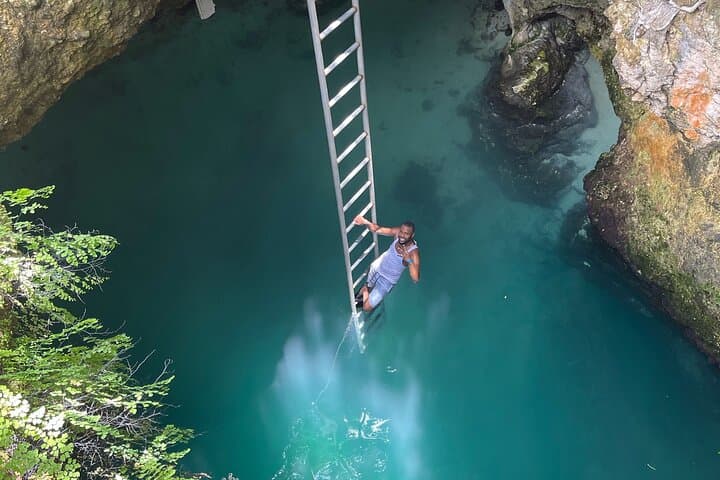 Negril Day: Blue Hole Mineral Spring, Rick’s Cafe Cliff Jumps & Seven Mile Beach