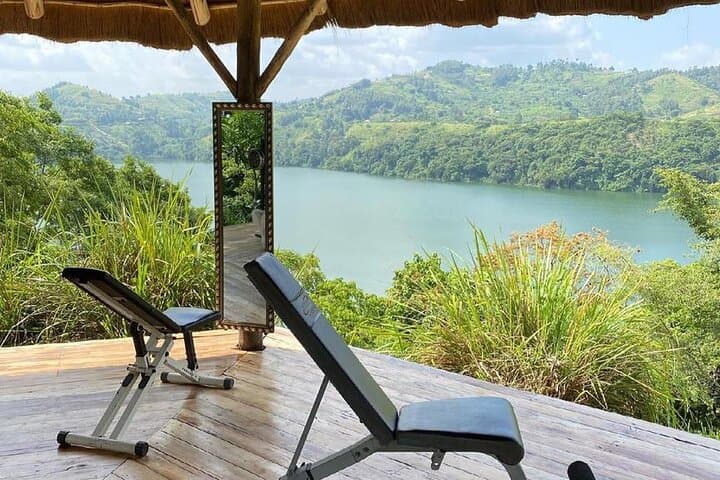 25-Day East Africa Safari: Uganda, Rwanda, Kenya & Tanzania with Zanzibar