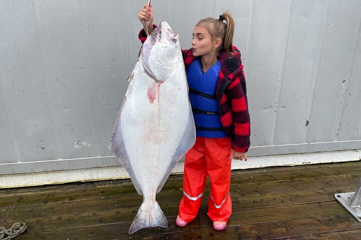 Private Half-Day Halibut Fishing in Ketchikan — Charter Guide photo 5