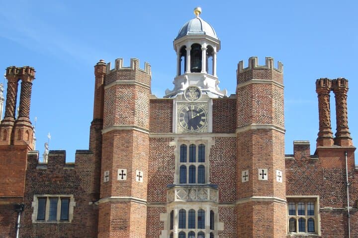 Hampton Court Palace Private Tour: Henry VIII's Kitchens, Crown & Haunted Gallery photo 2