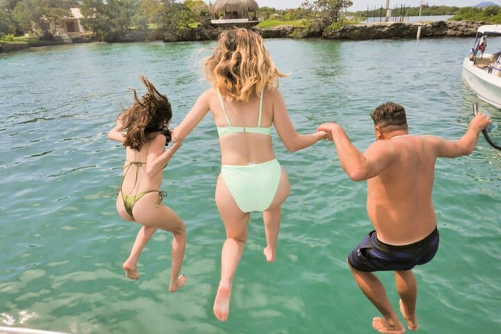 Rosario Islands VIP Escape: Snorkel, Private Lunch & Open Bar from Cartagena photo 1