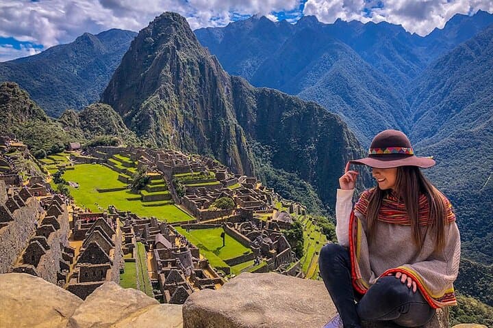 Private Guided Tour of Machu Picchu Citadel — Expert Local Guide photo 4