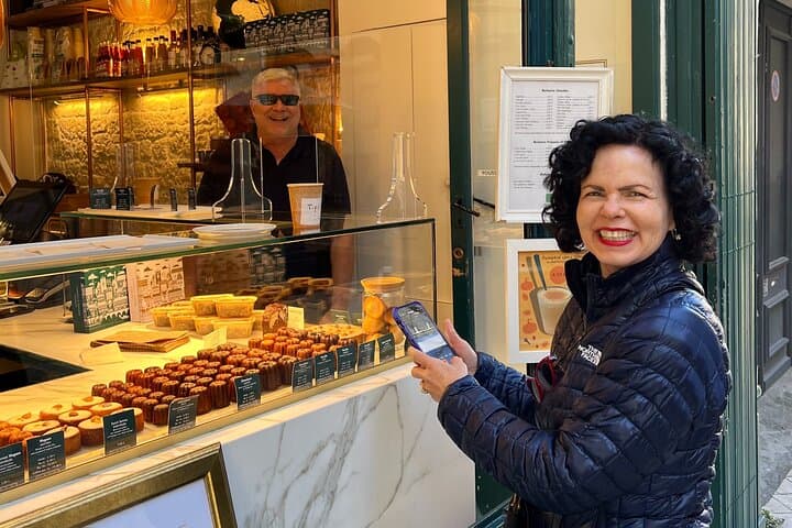 Walk, Taste, Learn: Private Bordeaux Walking & Wine Tasting with a Local