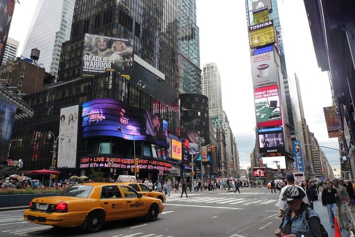 Private Guided Tour of Midtown Manhattan and Times Square — 2-Hour Midtown Highlights photo 1