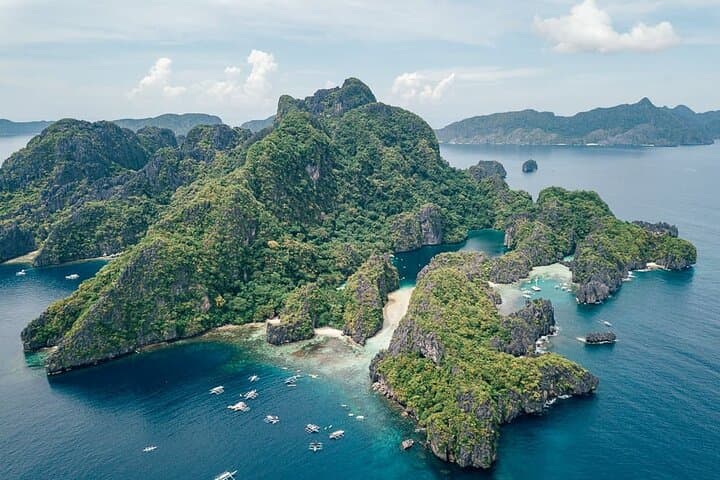El Nido Island Hopping from Puerto Princesa — Bacuit Bay Day Trip