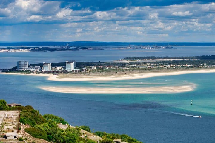 Lisbon to Algarve via Cristo Rei & Arrábida: Private Transfer with Coastal Stops photo 3