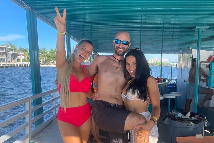 Fort Lauderdale Sandbar Party Boat Cruise — Island Time Experience photo 4