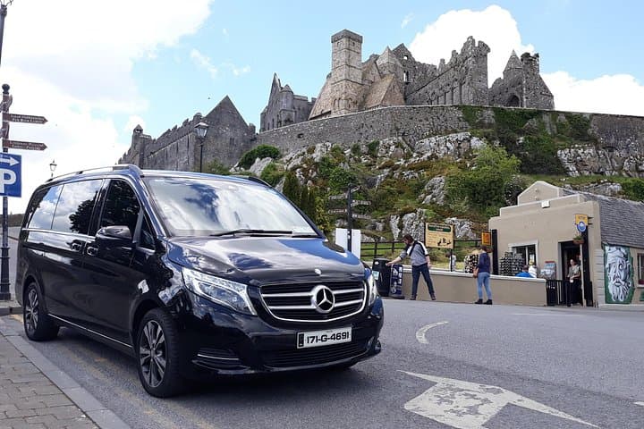 Private Luxury Day Tour: Rock of Cashel, Cahir & Blarney Castle from Cork