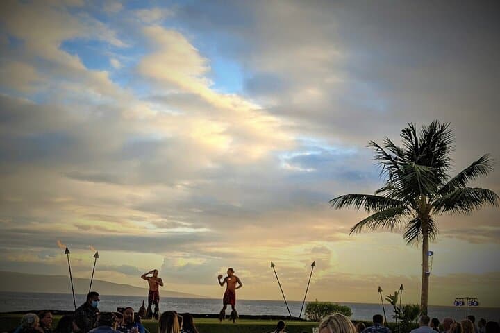 Private Luxury Luau Transportation in Kailua-Kona — Door-to-Door Van Service photo 4
