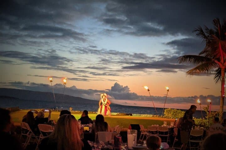 Private Luxury Luau Transportation in Kailua-Kona — Door-to-Door Van Service photo 2