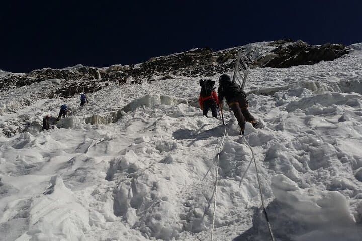 15-Day Private Everest Base Camp Trek from Kathmandu — EBC Itinerary & Practical Guide photo 2
