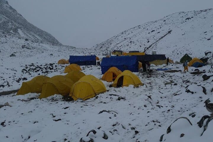 15-Day Private Everest Base Camp Trek from Kathmandu — EBC Itinerary & Practical Guide