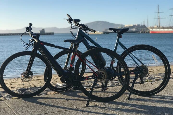 Miami Electric Bike Rentals: Cruise Ocean Drive to South Pointe Pier photo 2