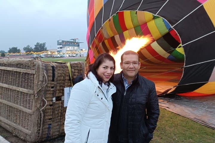 Sunrise Hot-Air Balloon over Teotihuacan: Private Tour to the Pyramids