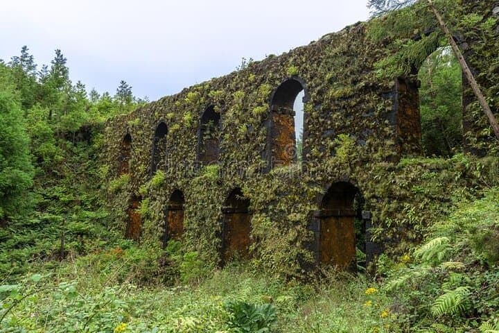 Sete Cidades Volcano Private Tour: Caldera Lakes, Viewpoints & Azorean Lunch photo 2