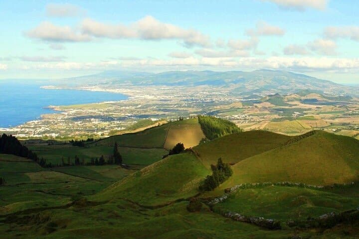 Sete Cidades Volcano Private Tour: Caldera Lakes, Viewpoints & Azorean Lunch photo 5