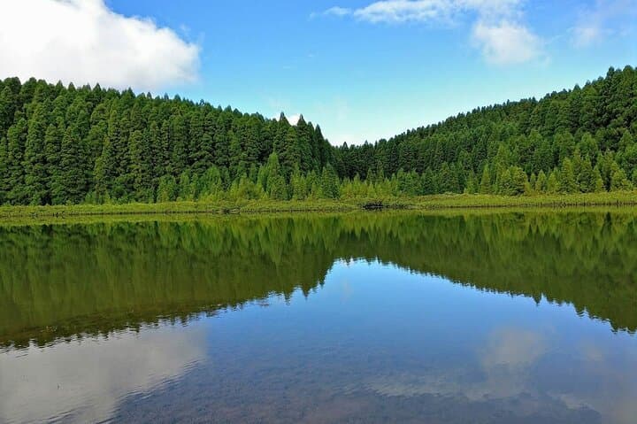 Sete Cidades Volcano Private Tour: Caldera Lakes, Viewpoints & Azorean Lunch photo 4