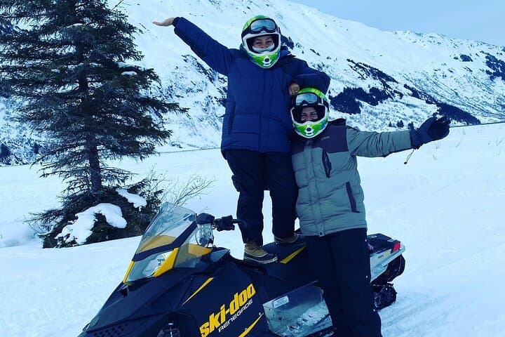 How to Stay Warm in Fairbanks: Extreme Cold Clothing Rental Guide photo 3