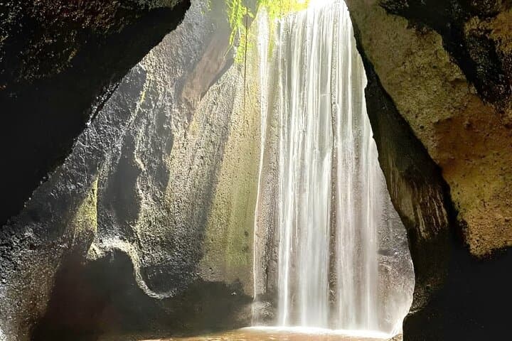 Chasing Falls Around Ubud: Tukad Cepung, Kanto Lampo, Tegenungan & Tibumana photo 4