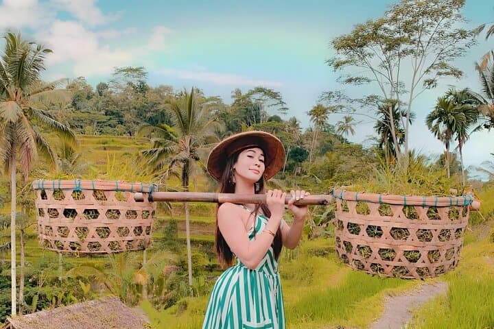 Ubud Full-Day Highlights: Monkey Forest, Tegalalang & Tegenungan Waterfall photo 6