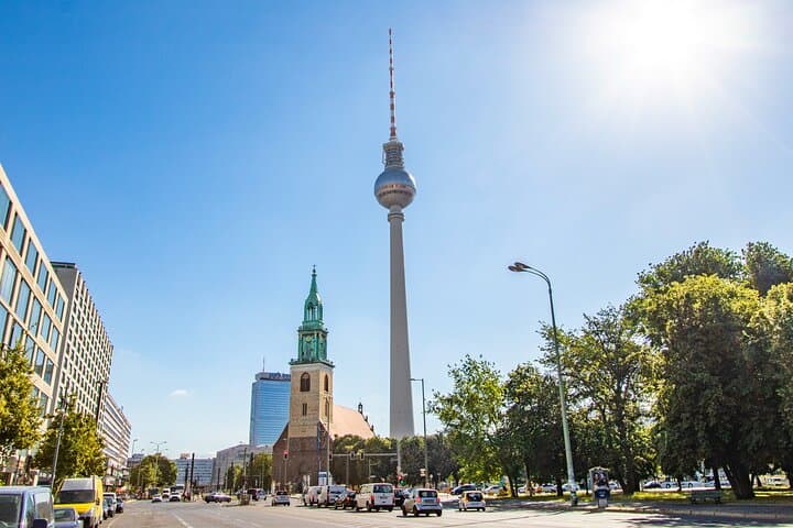 Berlin Instagram Tour: Top Photogenic Spots with a Local
