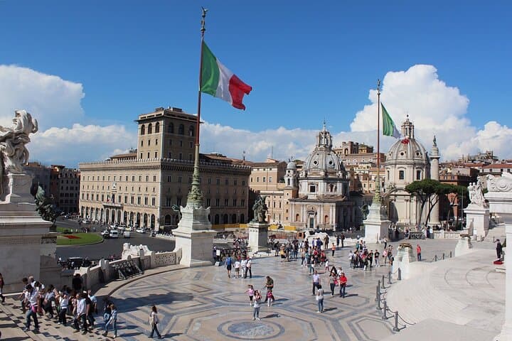 Private Walking Tour of Rome's Iconic Squares: Navona, Pantheon & Spanish Steps photo 4