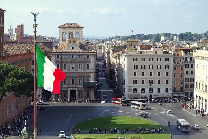 Private Walking Tour of Rome's Iconic Squares: Navona, Pantheon & Spanish Steps photo 5