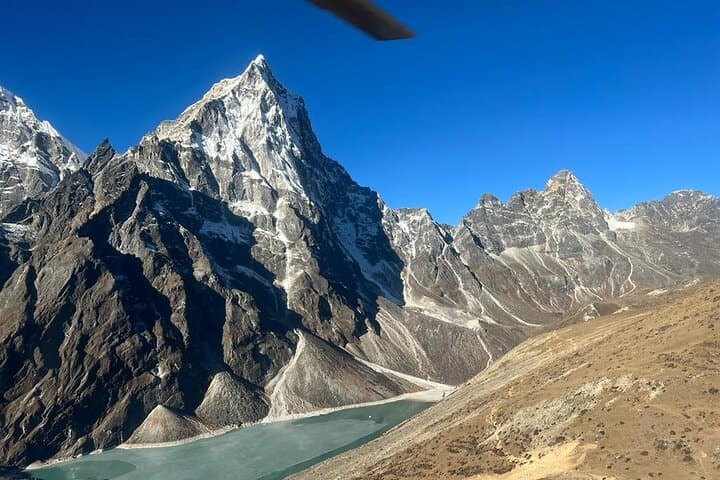 14-Day Everest Base Camp Trek: Lukla to Kala Patthar Adventure photo 5