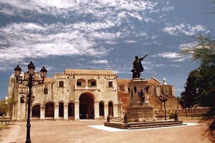 Santo Domingo: Full-Day Colonial Tour with Lunch and Los Tres Ojos photo 5