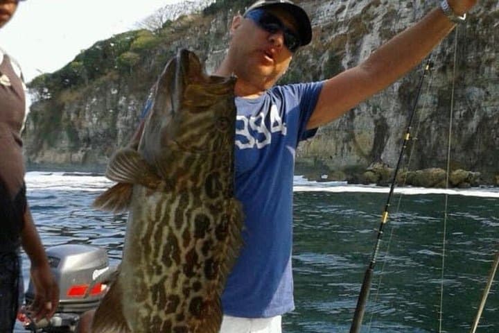 6-Hour Cartagena Fishing Charter — Sailfish, Tuna & Isla Stops photo 6