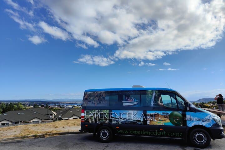 Auckland Airport Luxury Minibus Transfers — Private Door-to-Door Service photo 3