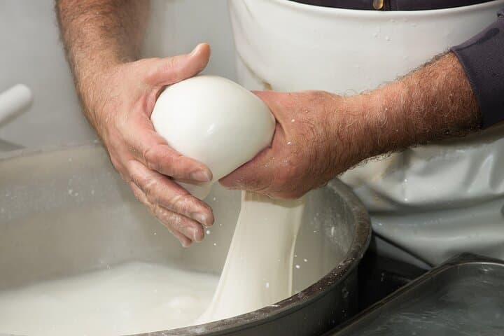 Amalfi Coast Deluxe Mozzarella, Olive Oil & Wine Tasting Tour photo 2