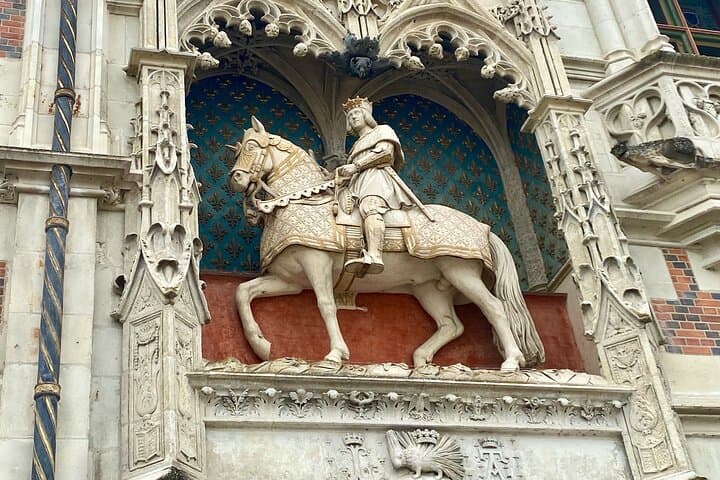 3-Day Private Normandy Tour: Mont Saint-Michel, D-Day Beaches & Loire Castles photo 2
