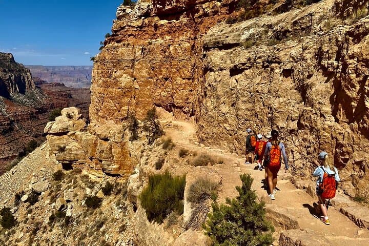 Private Grand Canyon Rim-to-Canyon Hike with El Tovar Lunch photo 6