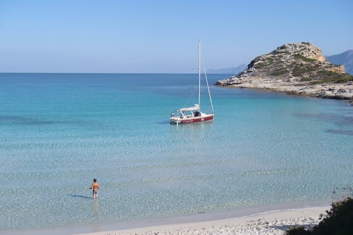 Privatized Half-Day Sail from Leucate — Cap Leucate to Anse Paradis & Coussoules photo 3