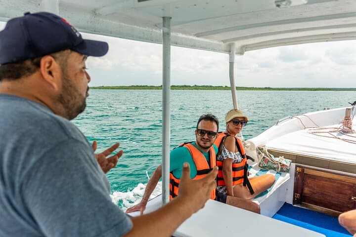 Bacalar Lagoon Boat Tour: Cenotes, Stromatolites & Pirate Channel photo 3