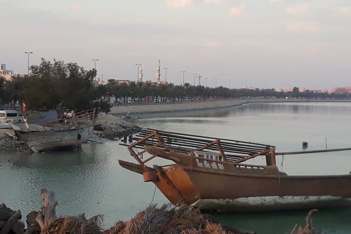 VIP Bahrain City Tour: Manama, Bahrain Fort & Dilmun Burial Mounds in a Private Day photo 4