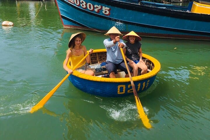 Hoi An Eco Basket Boat and Bicycle Tour with Vietnamese Set Menu photo 3