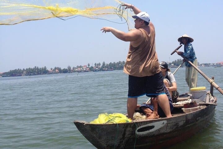 Hoi An Eco Basket Boat and Bicycle Tour with Vietnamese Set Menu photo 4