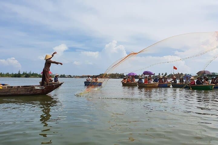 Hoi An Eco Basket Boat and Bicycle Tour with Vietnamese Set Menu photo 5