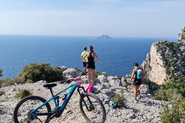 Explore Cassis National Park on an E-Mountain Bike: A Guided Adventure Through Calanques and Vineyards photo 2