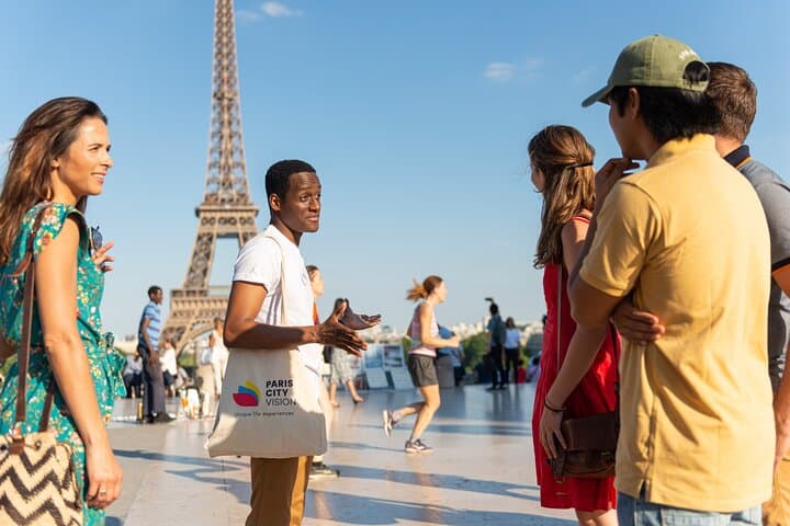 Paris Half-Day: Eiffel Tower Lunch, Seine Cruise & City Tour