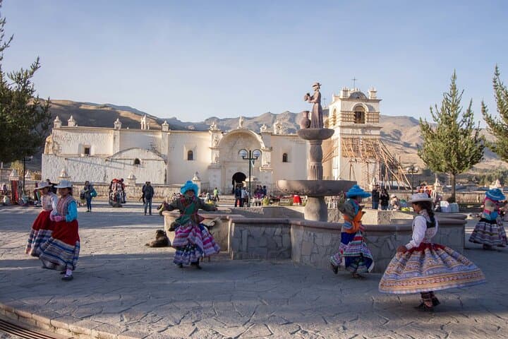 Colca Full Day Tour: Cruz del Cóndor, Vicuñas & High-Altitude Viewpoints photo 3