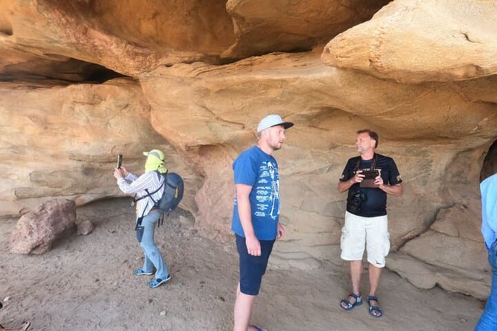5-Day Mogadishu to Hargeisa Tour — Laas Geel Cave Paintings, Lido Beach & Berbera photo 4