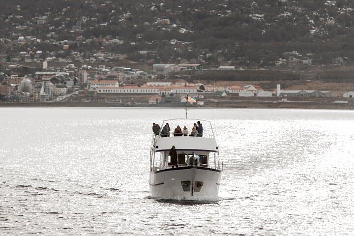 Beagle Channel Catamaran Cruise to Isla Martillo Penguins photo 2