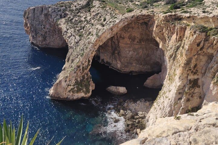 Discover Malta: Full-Day Private Tour to Dingli Cliffs, Blue Grotto & Hagar Qim
